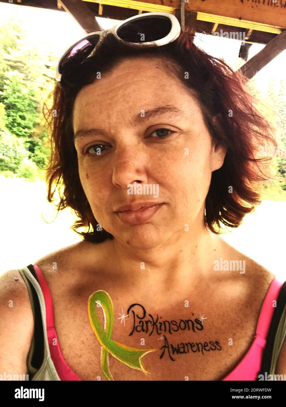 Chest tattoo -Fotos und -Bildmaterial in hoher Auflösung – Alamy