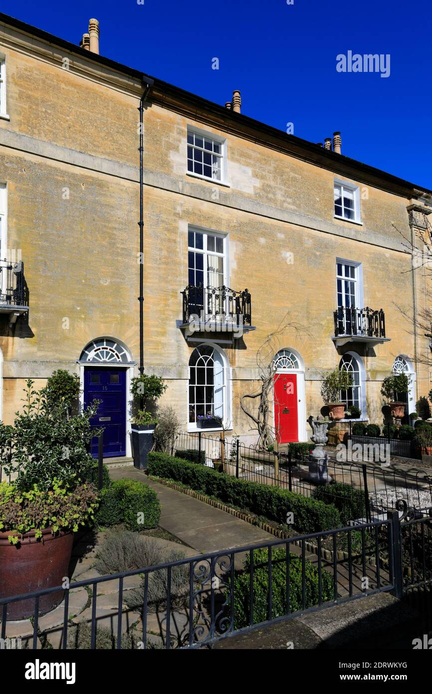 Ansicht der Häuser in Rutland Terrasse, EINE Reihe von Regency-Stil Häuser gebaut in 1831, Stamford Stadt; Lincolnshire; England; Großbritannien Stockfoto