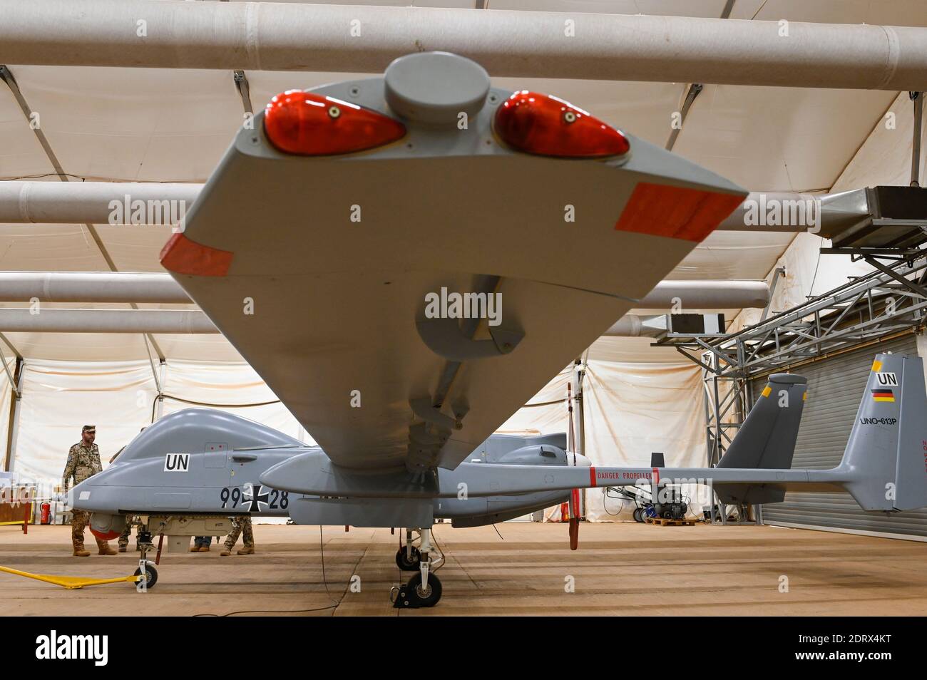 MALI, Gao, Minusma UN-Friedensmission, Camp Castor, bundeswehr, Hangar mit Aufklärungsdrohne Heron, israelisches System, unbemanntes UAV-Luftfahrzeug Stockfoto