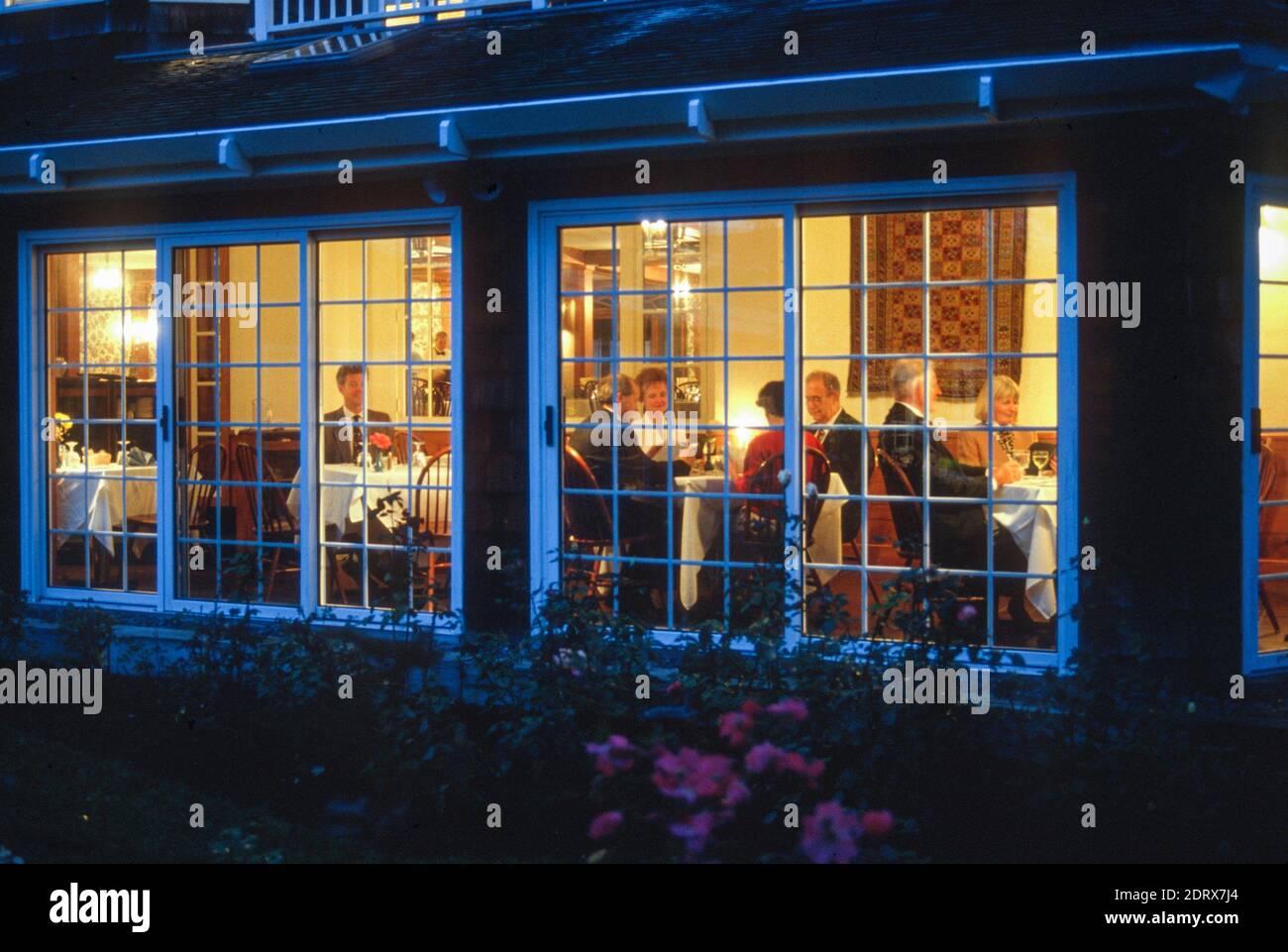 Die Gäste genießen einen Abend in einem hotel Speisesaal, Maine, USA Stockfoto