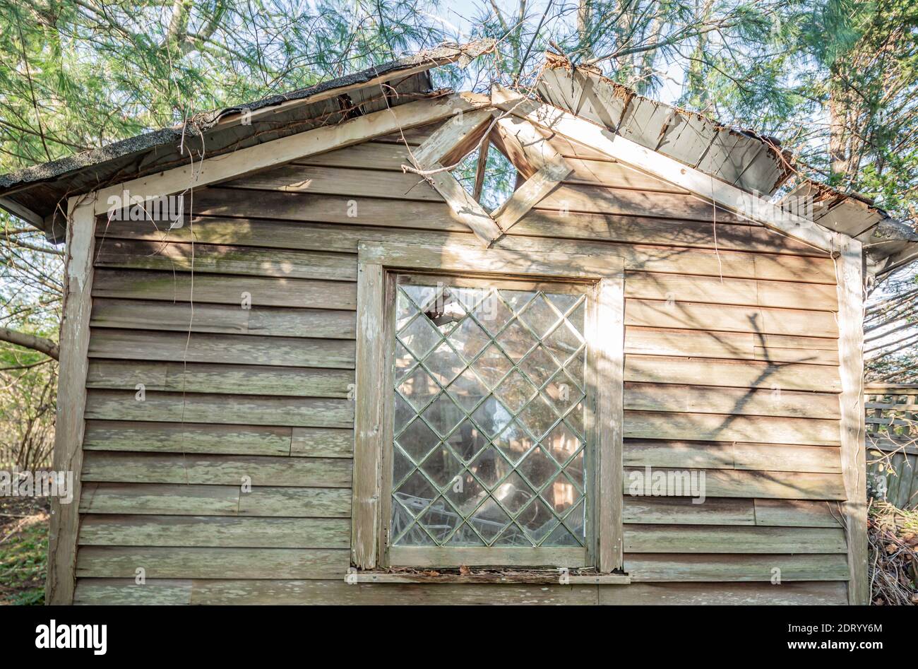 Fassade, Fenster, herunterfallen, Fenster, Abstellgleis, alt, Holz, Holzfassade, antik, Stockfoto