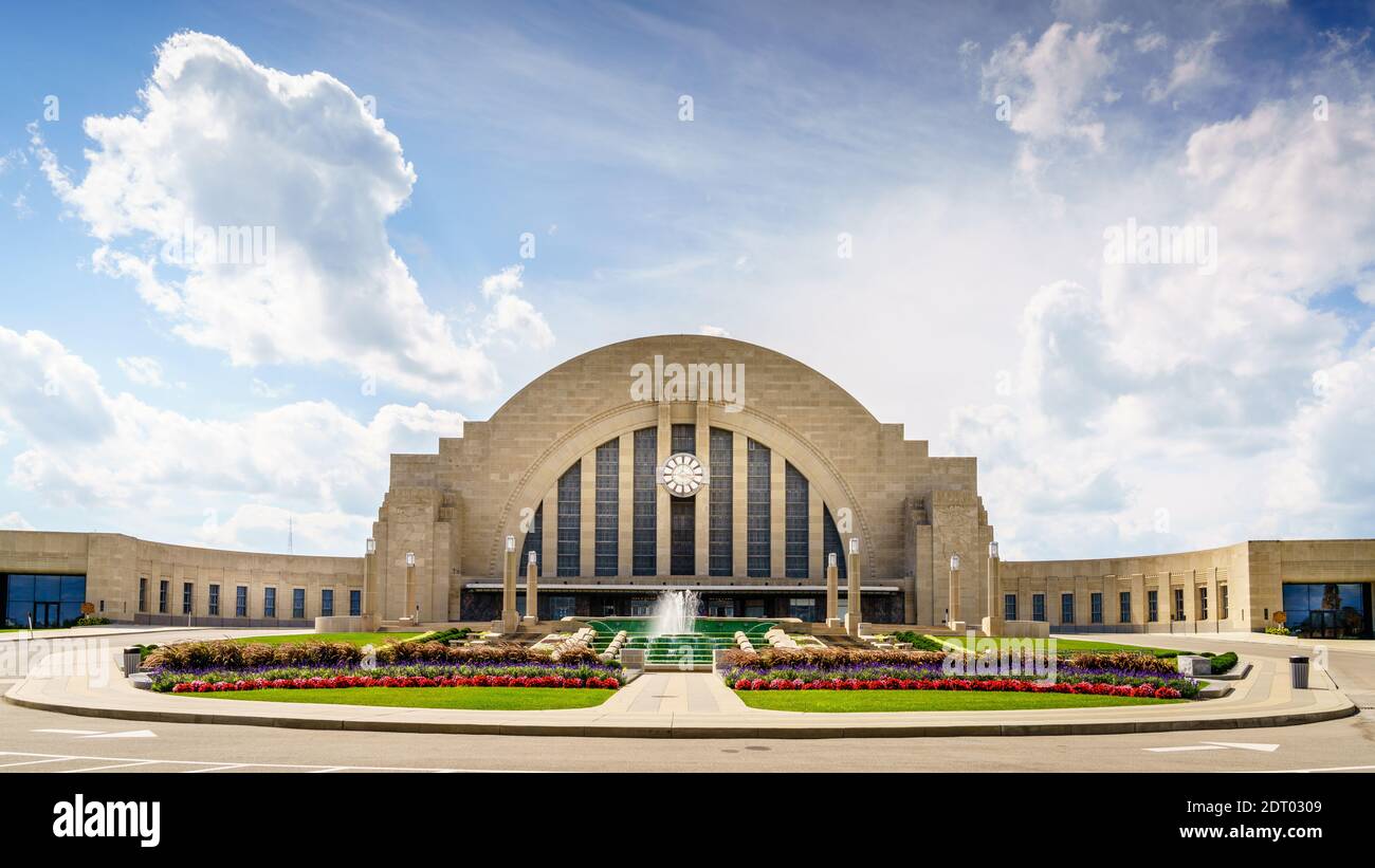 Cincinnati, Ohio, 29. August 2020: Historisches Cincinnati Union Terminal Gebäude beherbergt das Cincinnati Museum Center, das drei Museen umfasst, eine Bibliothek Stockfoto