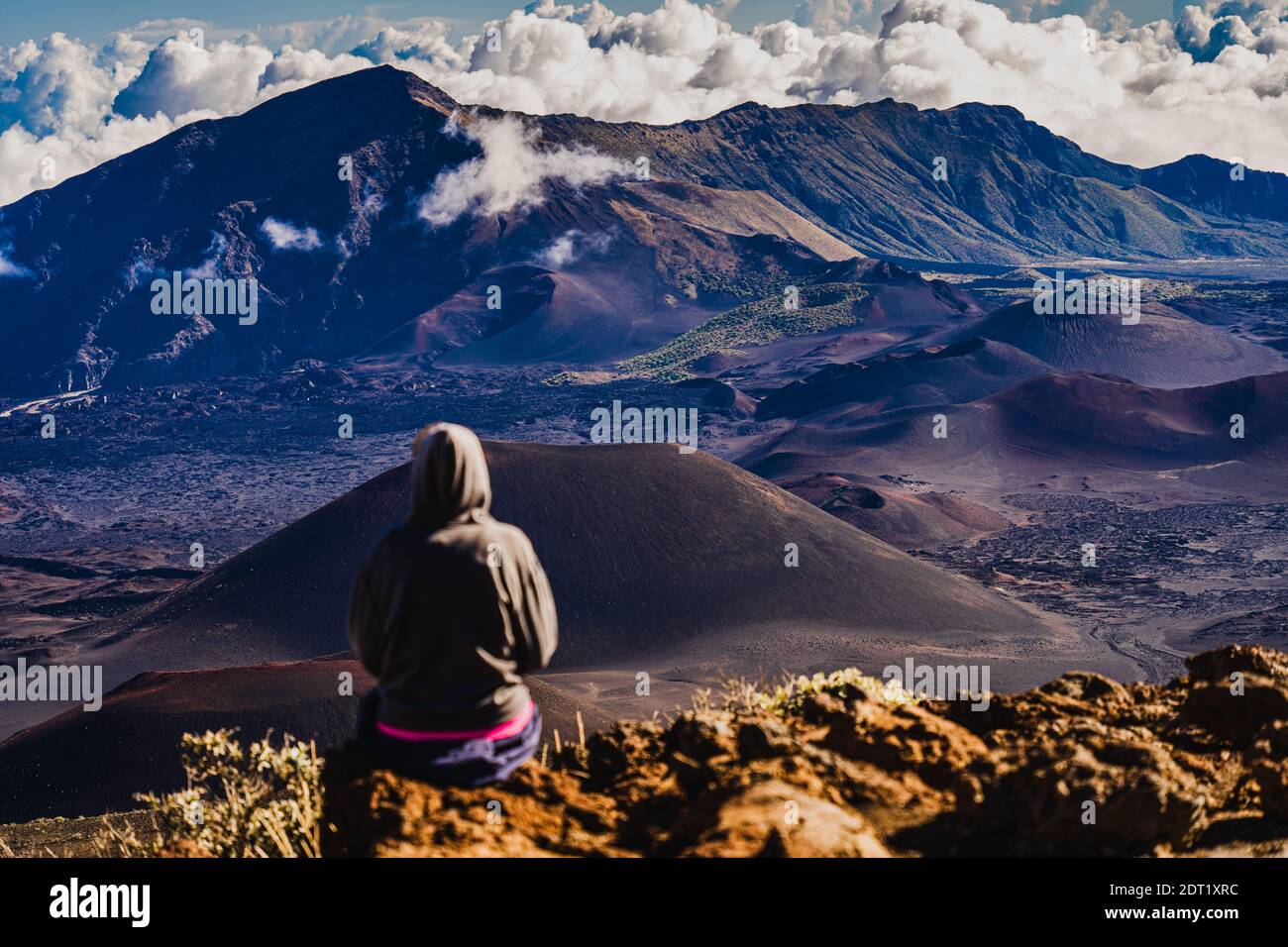 Die Landschaft auf 10,000 Fuß ist atemberaubend, aber das Wetter kann sich in Sekunden ändern. An einem klaren Sommertag können die Temperaturen noch in den 50er Jahren F schweben Stockfoto