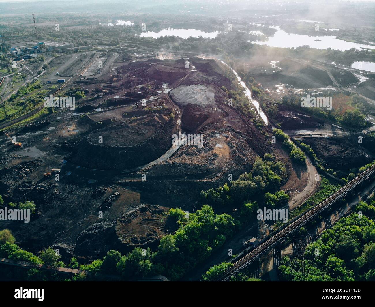 Extraktion von Kohle für die Metallindustrie, Luftaufnahme. Stockfoto