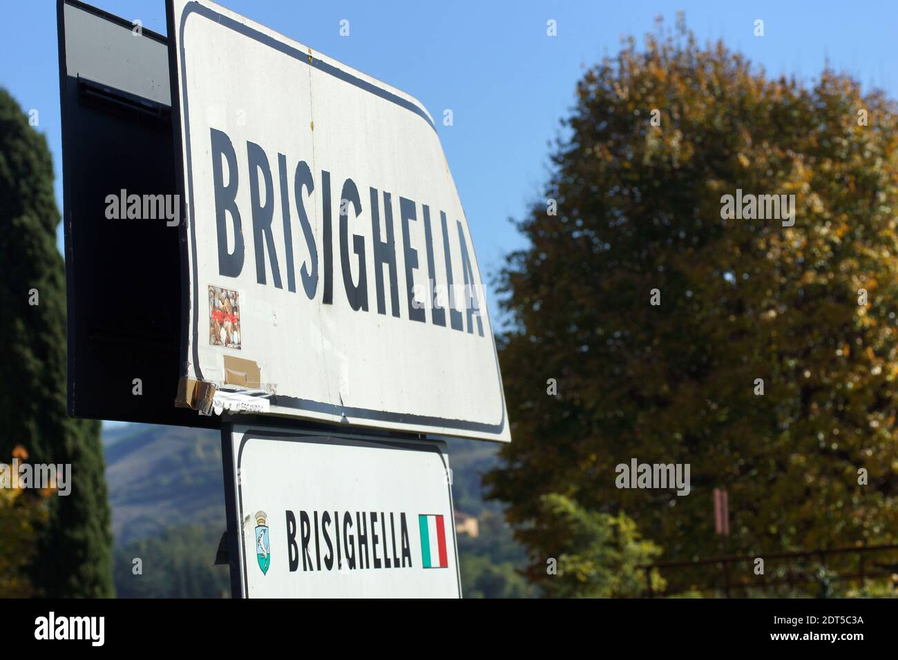 Hinweisschilder in der Brisighella ist eine Gemeinde in der Provinz Ravenna, Region Emilia-Romagna, im Nordosten Italiens. Stockfoto