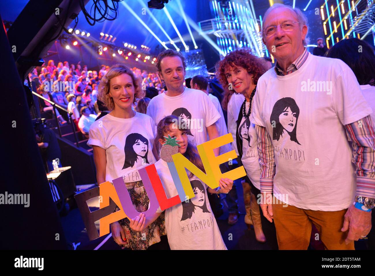 EXCLUSIF - Nouvelle Star 2014 - La famille de Pauline sa maman son père et son Grand- Pere sur le septieme prime sous le chapiteau de L' Arche de Saint Germain a Issy - Les - Moulineaux, Frankreich, Le 30 janvier 2014. Foto von Nicolas Gouhier/ABACAPRESS.COM Stockfoto