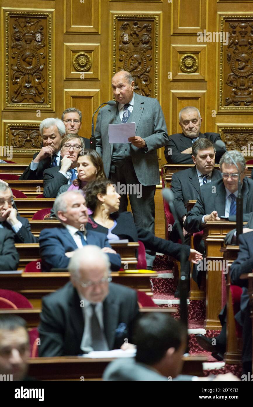 Der UMP-Abgeordnete Serge Dassault im Bild spricht während der Fragestunde am 6. Februar 2014 im Senat in Paris, Frankreich. Foto von Romain Boe/ABACAPRESS.COM Stockfoto