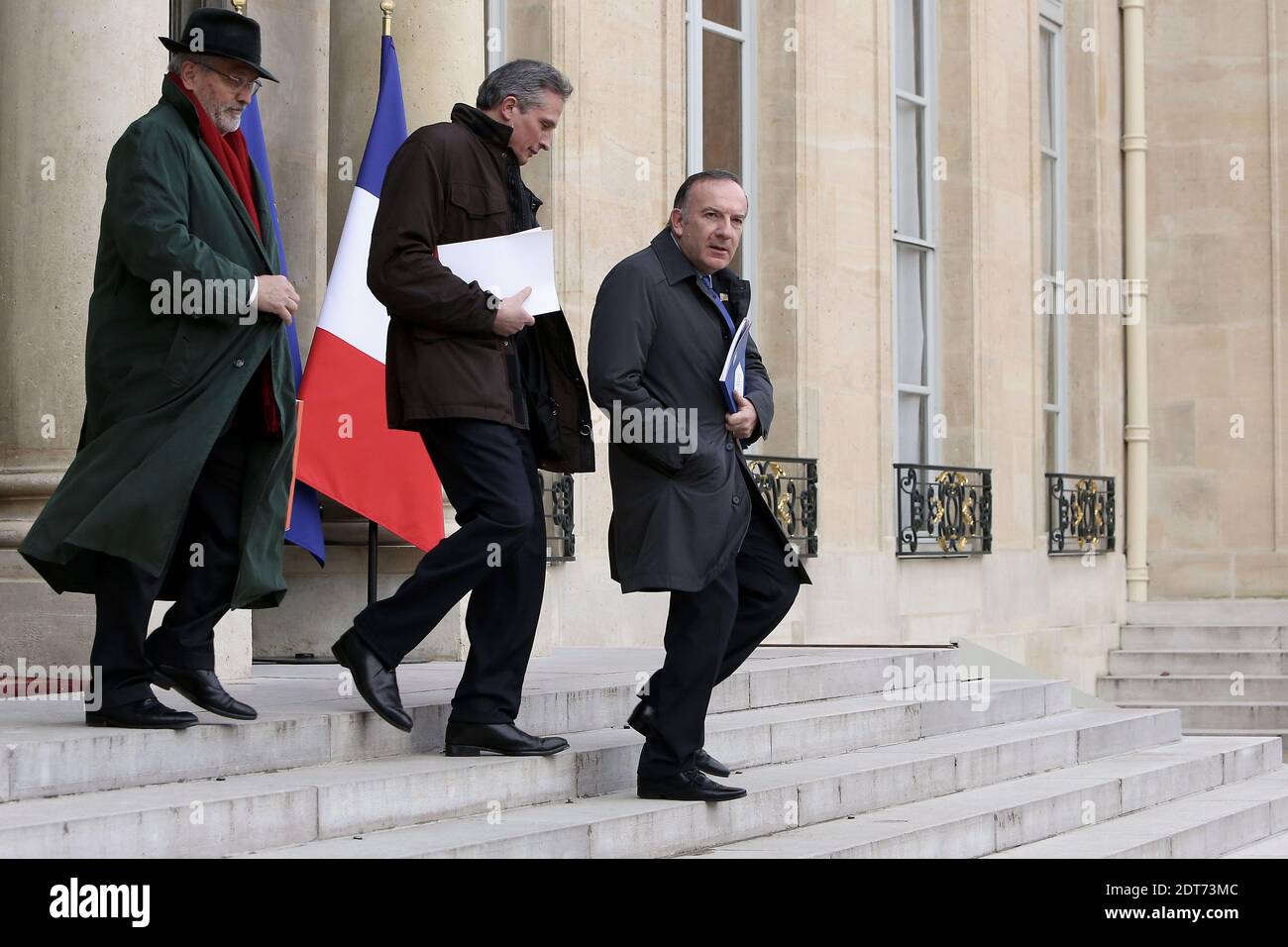 MEDEF-Chef Pierre Gattaz verlässt am 17. Februar 2014 den präsidentiellen Elysee-Palast in Paris, um an einer Arbeitssitzung eines "Strategischen Rates für Attraktivität" mit dem französischen Präsidenten, dem französischen Premierminister und internationalen Wirtschaftsführern teilzunehmen. 30 internationale Wirtschaftsführer sind in Paris, um an der Konferenz "Strategic Council on Attractiveness" teilzunehmen, die darauf abzielt, Frankreich als ein Land zu fördern, das bereit ist für neue Unternehmensinvestitionen und -Chancen. Foto von Stephane Lemouton/ABACAPRESS.COM Stockfoto