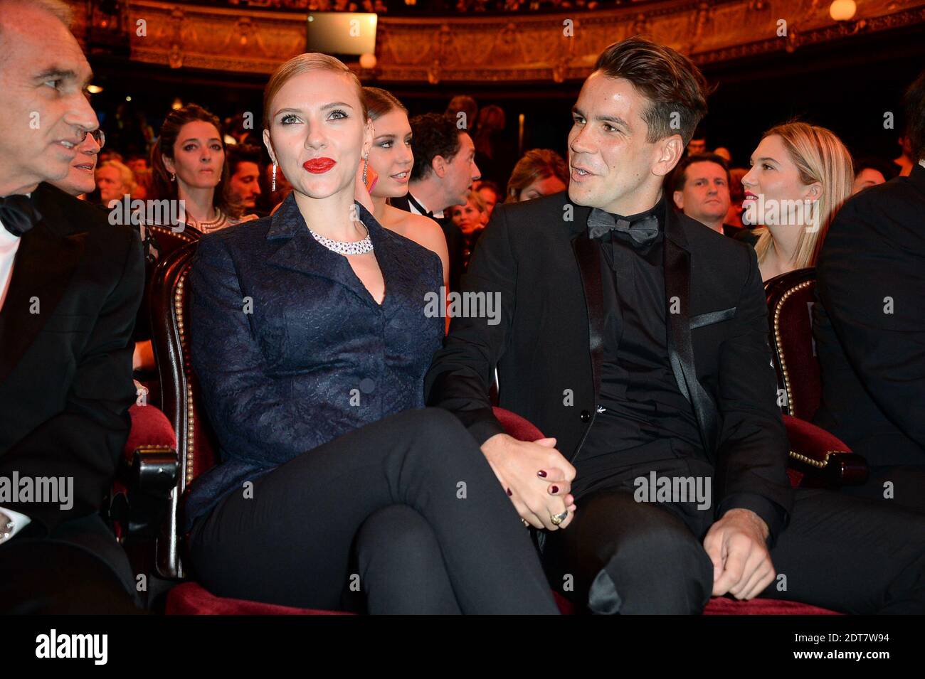 Scarlett Johansson And Romain Dauriac Stockfotos Und Bilder Kaufen Alamy