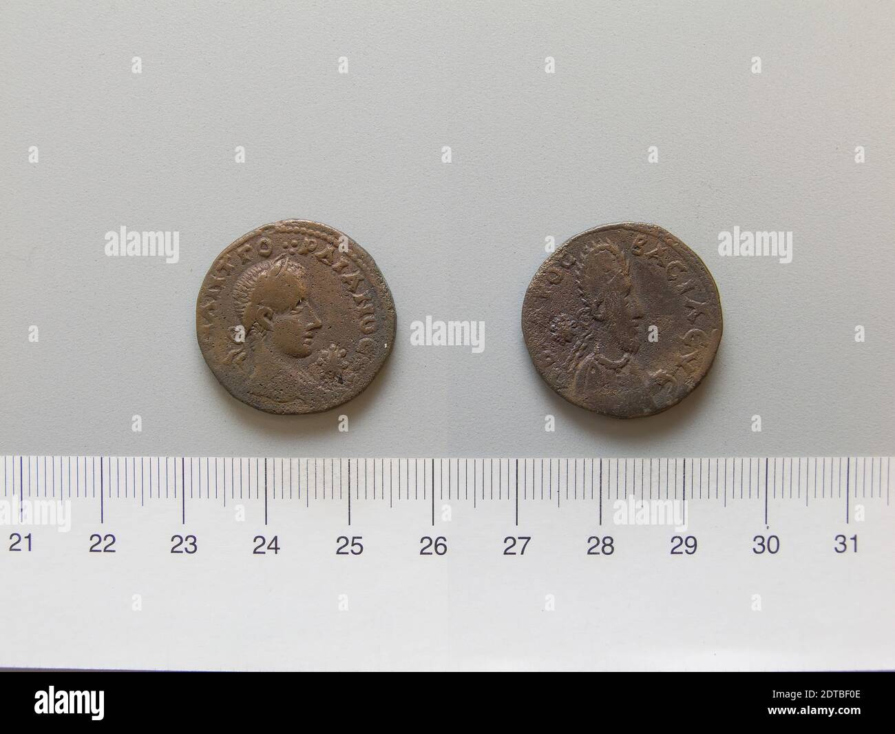 Herrscher: Gordian III., Kaiser von Rom, 225–244, regiert 238–44, Herrscher: Abgar X, König von Edessa, regiert 242–44 n. Chr., Münzstätte: Edessa, Mesopotamien, Münze von Gordian III., Kaiser von Rom; Abgar X, König von Edessa von Edessa, 238–44, Kupfer, 9.22 g, 11:00, 23.8 mm, Made in Edessa, Mesopotamia, Numismatik, 3. Jahrhundert Stockfoto