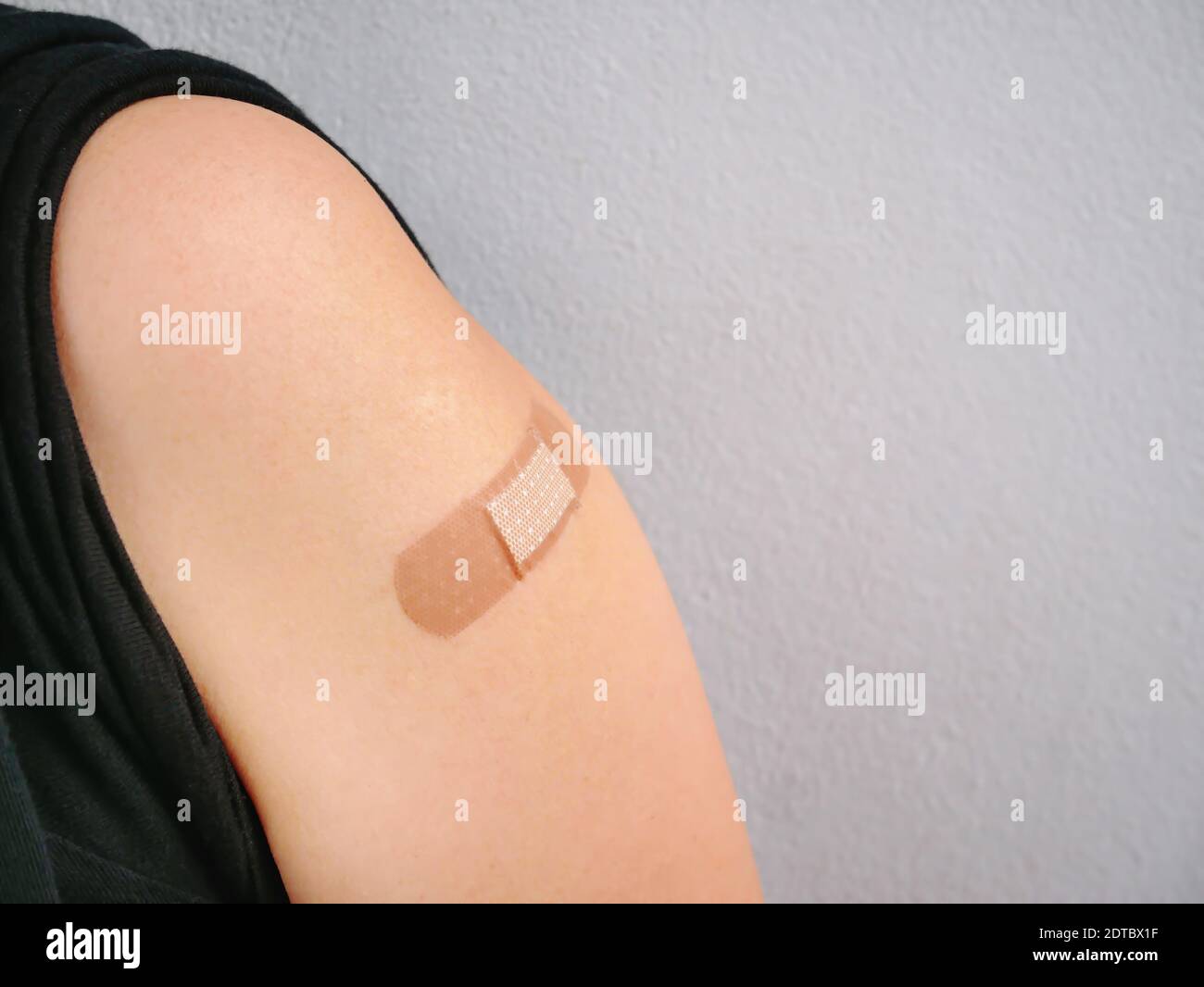 Shoulder bandage Fotos und Bildmaterial in hoher Auflösung Alamy