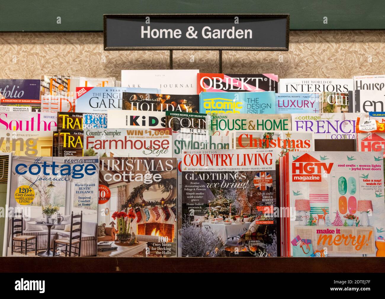 Heim- und Gartenzeitschriften in Regalen, Barnes and Noble, USA Stockfoto