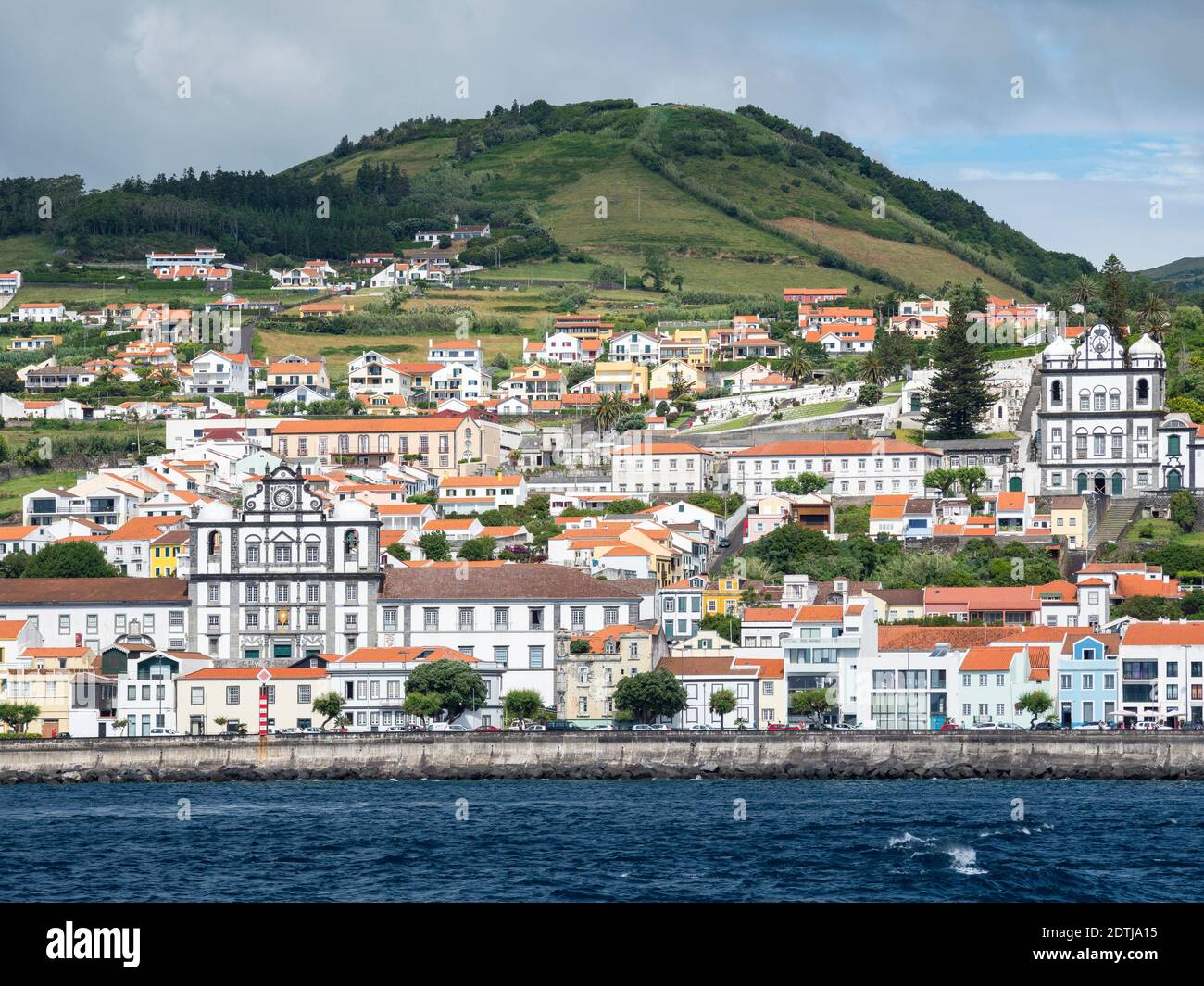 Horta, der Hauptort auf Faial. Faial Island, eine Insel auf den Azoren (Ilhas dos Acores) im Atlantischen Ozean. Die Azoren sind eine autonome Region von Stockfoto