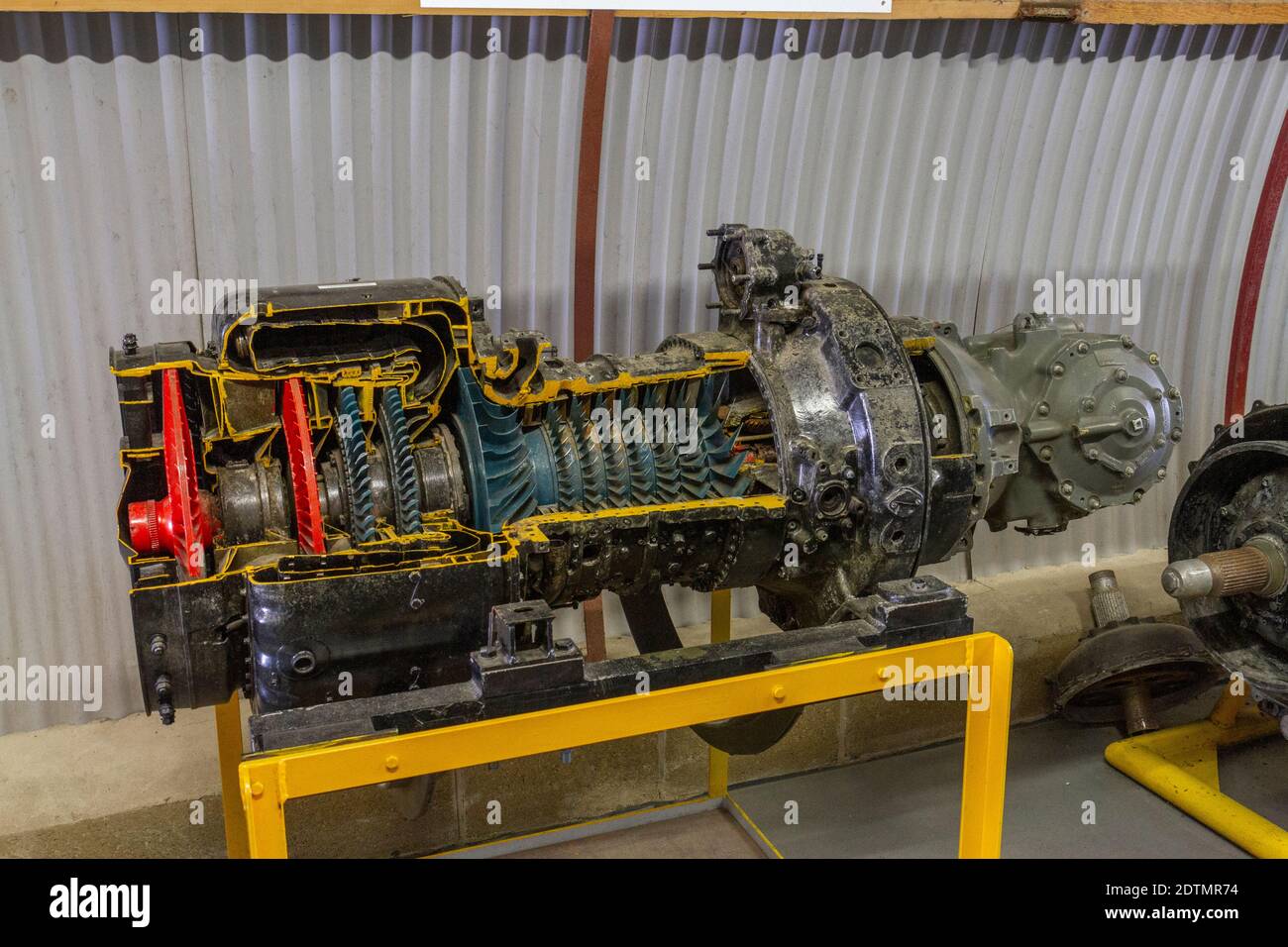 Ein AVCO Lycoming T-55-L-712 (Lycoming T55), Turbowellenmotor, verwendet auf amerikanischen Hubschraubern und Festflügelflugzeugen, Newark Air Museum, Großbritannien. Stockfoto