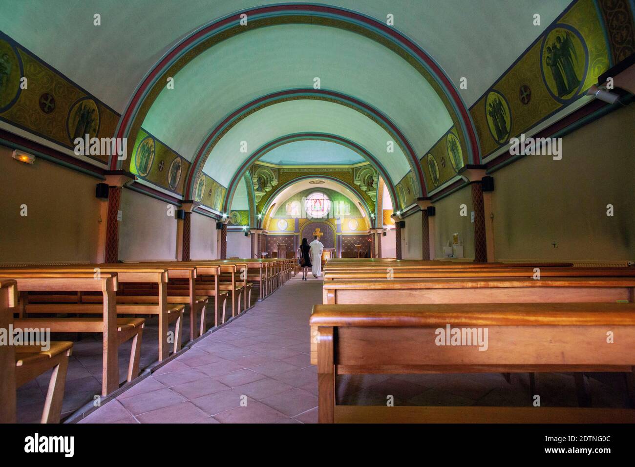 Arcachon (Südwestfrankreich): Innenraum der Basilika Notre-Dame-des-Passes Stockfoto