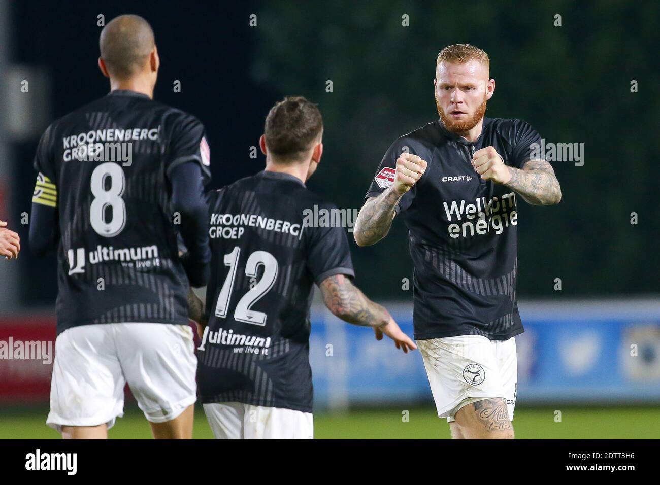 EINDHOVEN, NIEDERLANDE - DEZEMBER 21: (L-R): Thomas Verheijdt von Almere City FC feiert den 1-1 während des niederländischen Keukenkampioendivisie-Spiels dazwischen Stockfoto