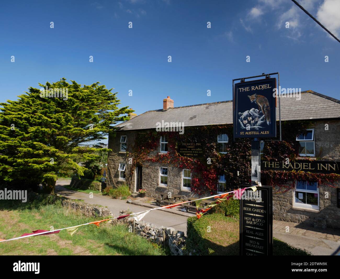 Das Radjel Inn in Pendeen, West Cornwall. Redjel ist ein kornisches Wort, das die Laus eines Fuchses beschreibt. Stockfoto