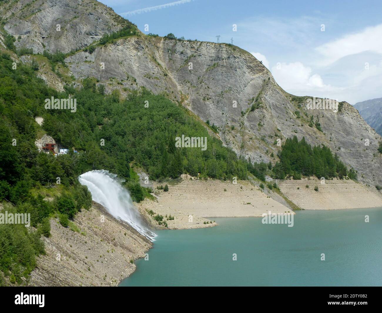 Blick auf Staudamm und See von Chambon in der Auvergne in Frankreich Stockfoto