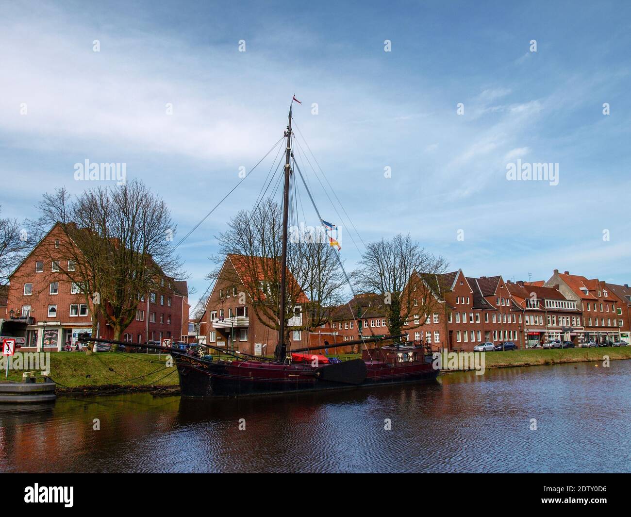 Emden, Deutschland - 4. April 2018: Gebäude, historische und künstlerische Strukturen der Stadt Stockfoto