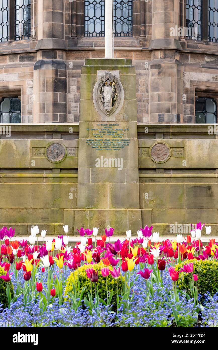 Das Hunter Memorial für John Hunter und William Hunter an der Glasgow University, Glasgow, Schottland, Großbritannien Stockfoto