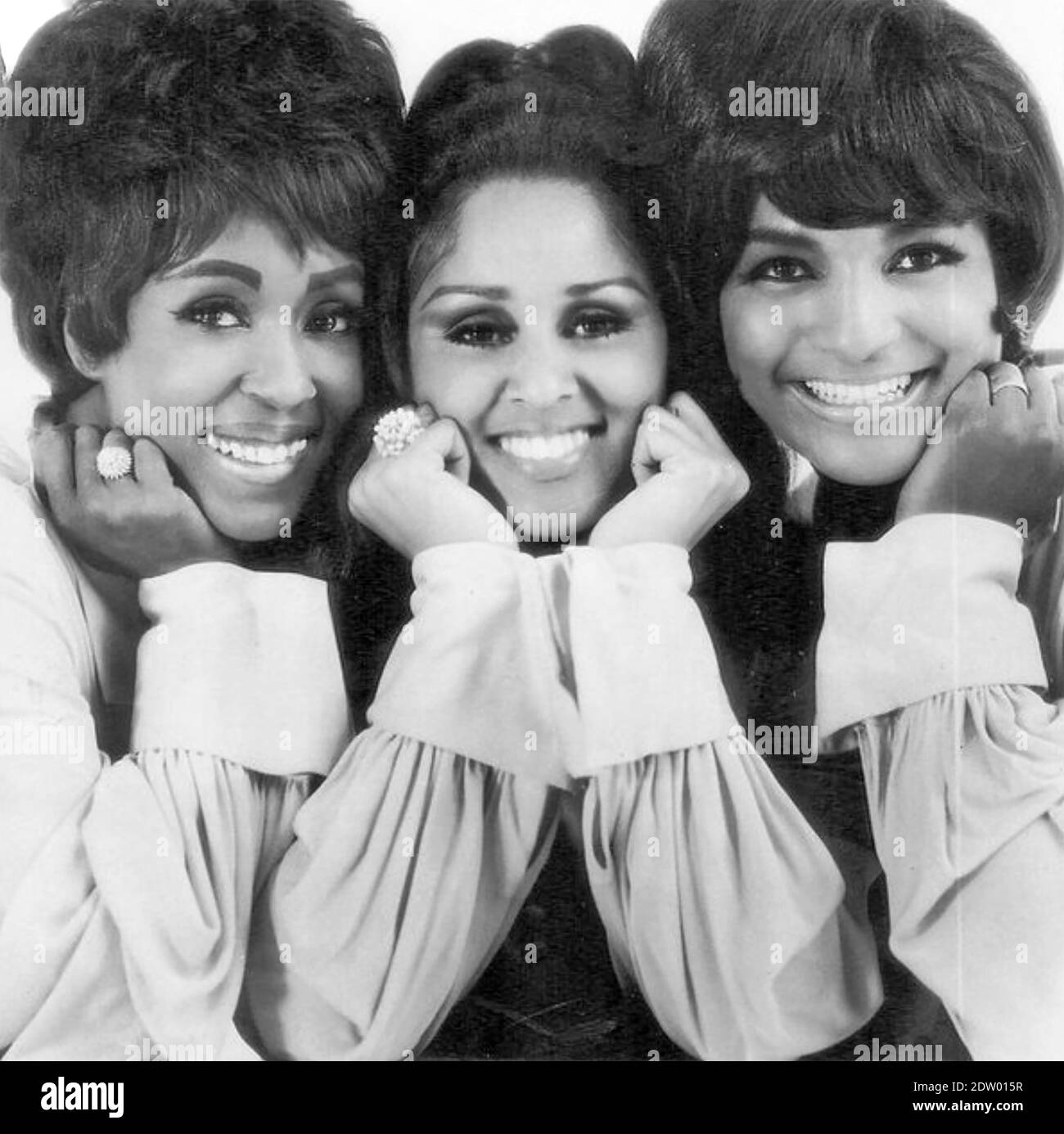 DIE BLÜTEN Werbefoto der amerikanischen Gruppe um 1970. Von links: Jean King, Darlene Love, Fanita James Stockfoto