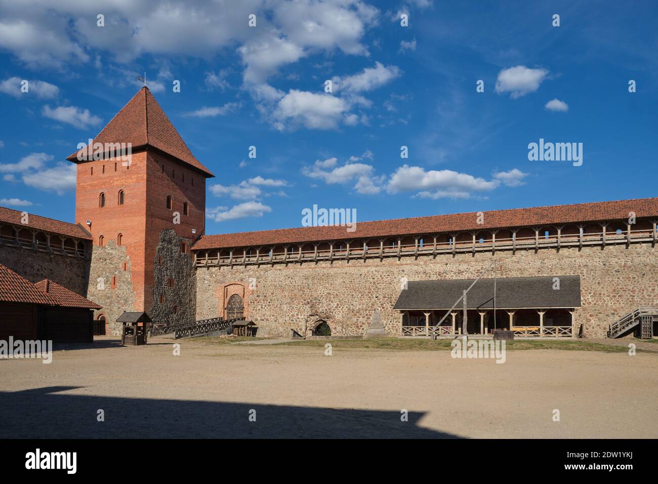 Belorussische touristische Sehenswürdigkeit - Lida Schloss, Grodno Region, Weißrussland. Stockfoto
