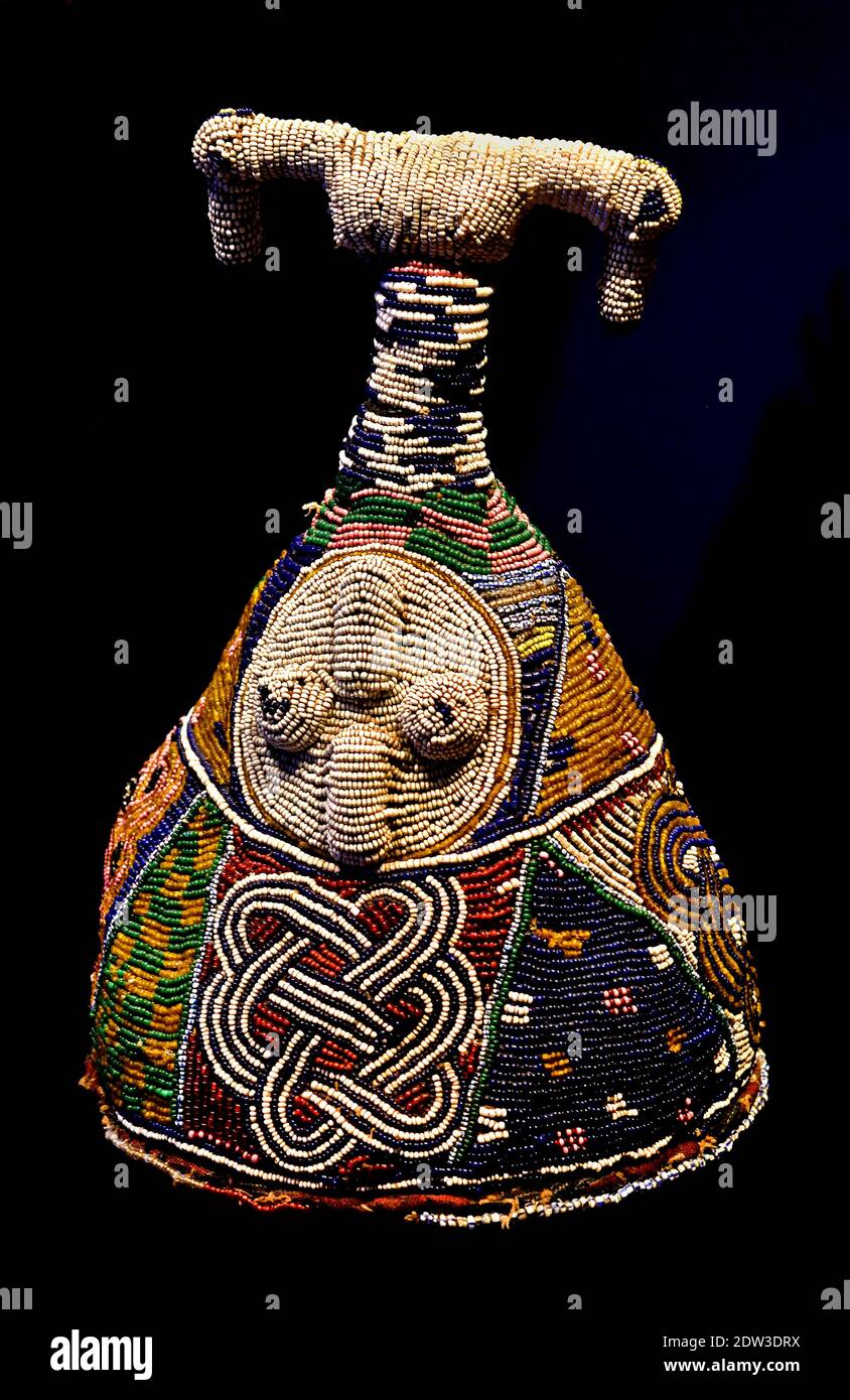 Kopfschmuck des Oba (König) Gesicht zeigt Oduduwa, der erste König und mythischen Gründer der Yoruba, West-Nigeria 20th Jahrhundert Stockfoto