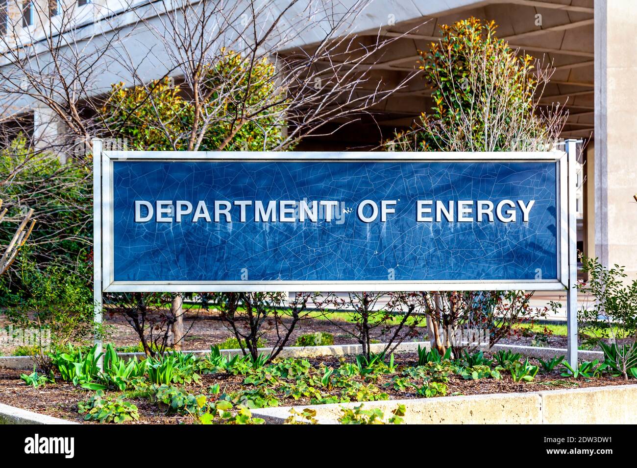 Washington D.C., USA - 29. Februar 2020: Zeichen des Energieministeriums der Vereinigten Staaten (DOE) vor ihrem Hauptquartier in Washington, D.C. USA Stockfoto