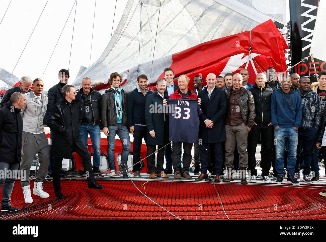 Der französische Skipper Francis Joyon an Bord der Multihull IDEC kommt