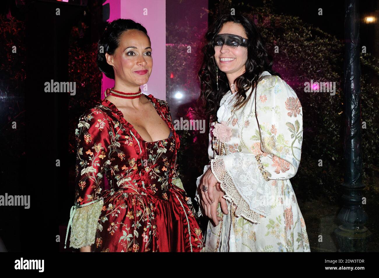 Karine Lima und Adeline Blondieau nehmen am 05. April 2014 am "Bal des Princesses 2014" im Pavillon Royal in Paris, Frankreich, Teil. Foto von Aurore Marechal/ABACAPRESS.COM Stockfoto