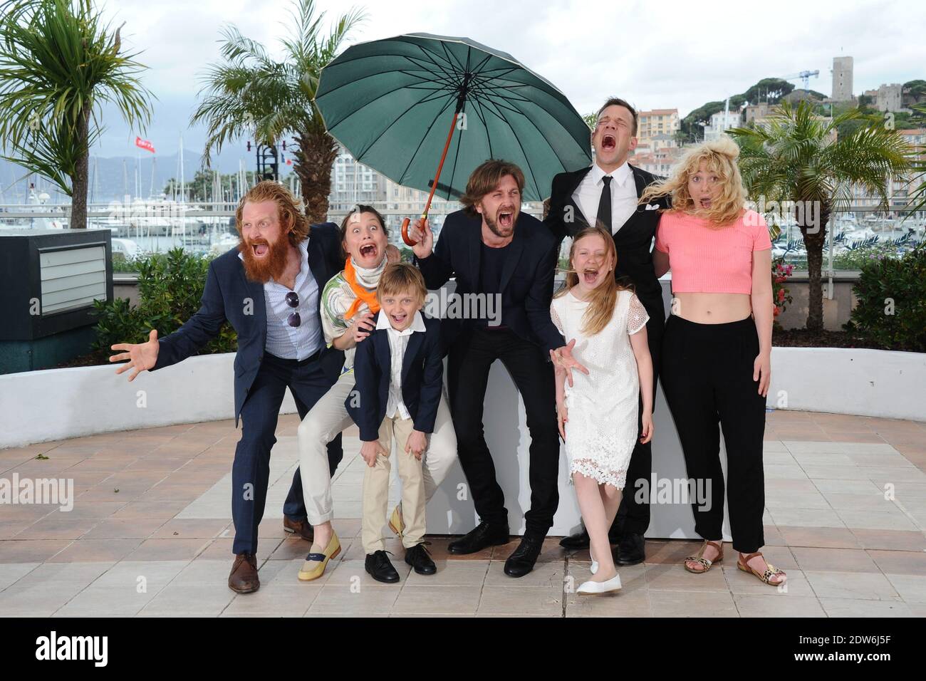 Regisseur Ruben Oestlund, Kristofer Hivju, Lisa Loven Kongsli, Clara Wettergren, Vincent Wettergren, Johannes Bah Kuhnke posiert im Palais des Festivals für die Fotoaufnahme des Films Turist im Rahmen der 67. Filmfestspiele von Cannes am 19. Mai 2014 in Cannes, Frankreich. Foto von Aurore Marechal/ABACAPRESS.COM Stockfoto