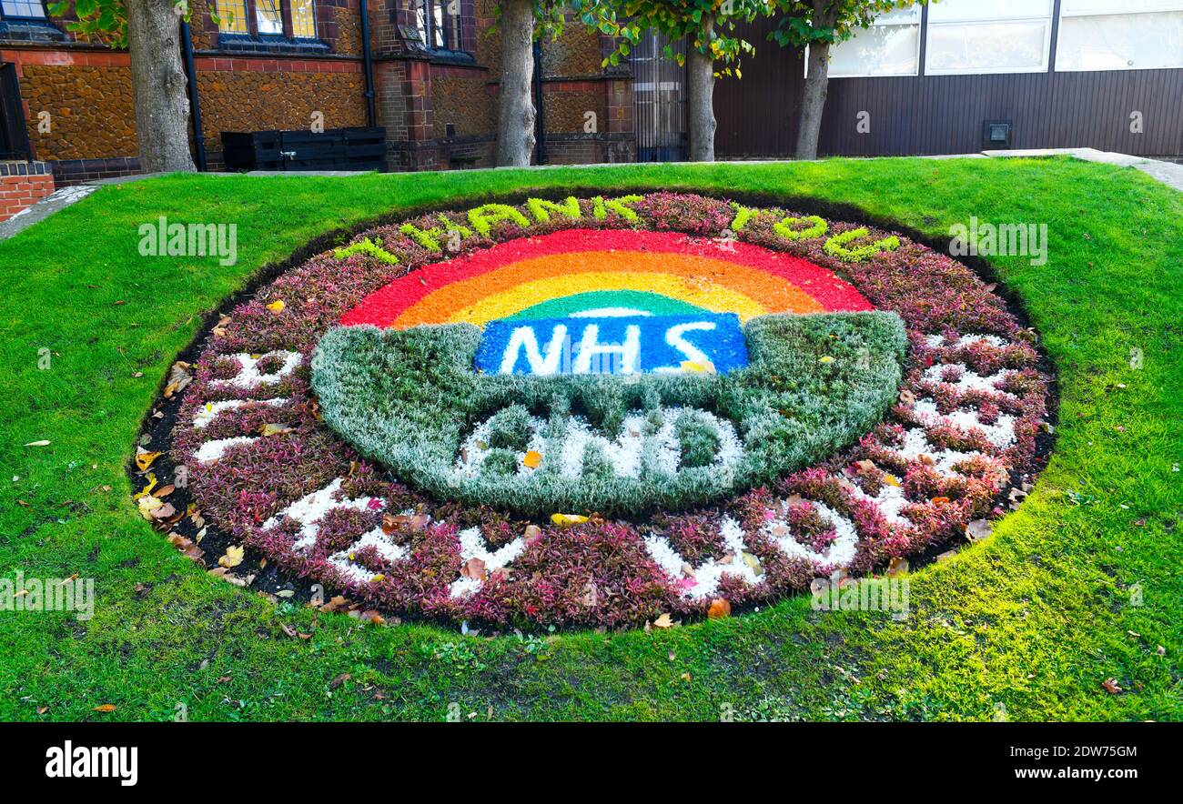 Vielen Dank an die Schlüsselarbeiter und das NHS-Blumenbeet im Tower Park, Kings Lynn. Stockfoto