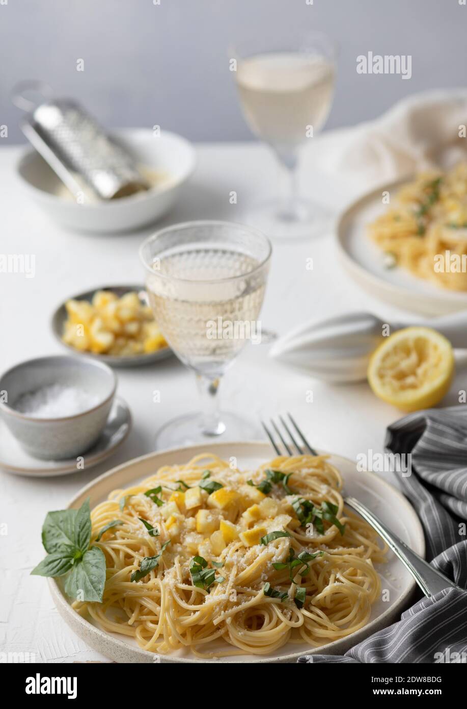 Pasta mit konservierten Zitronen Stockfoto