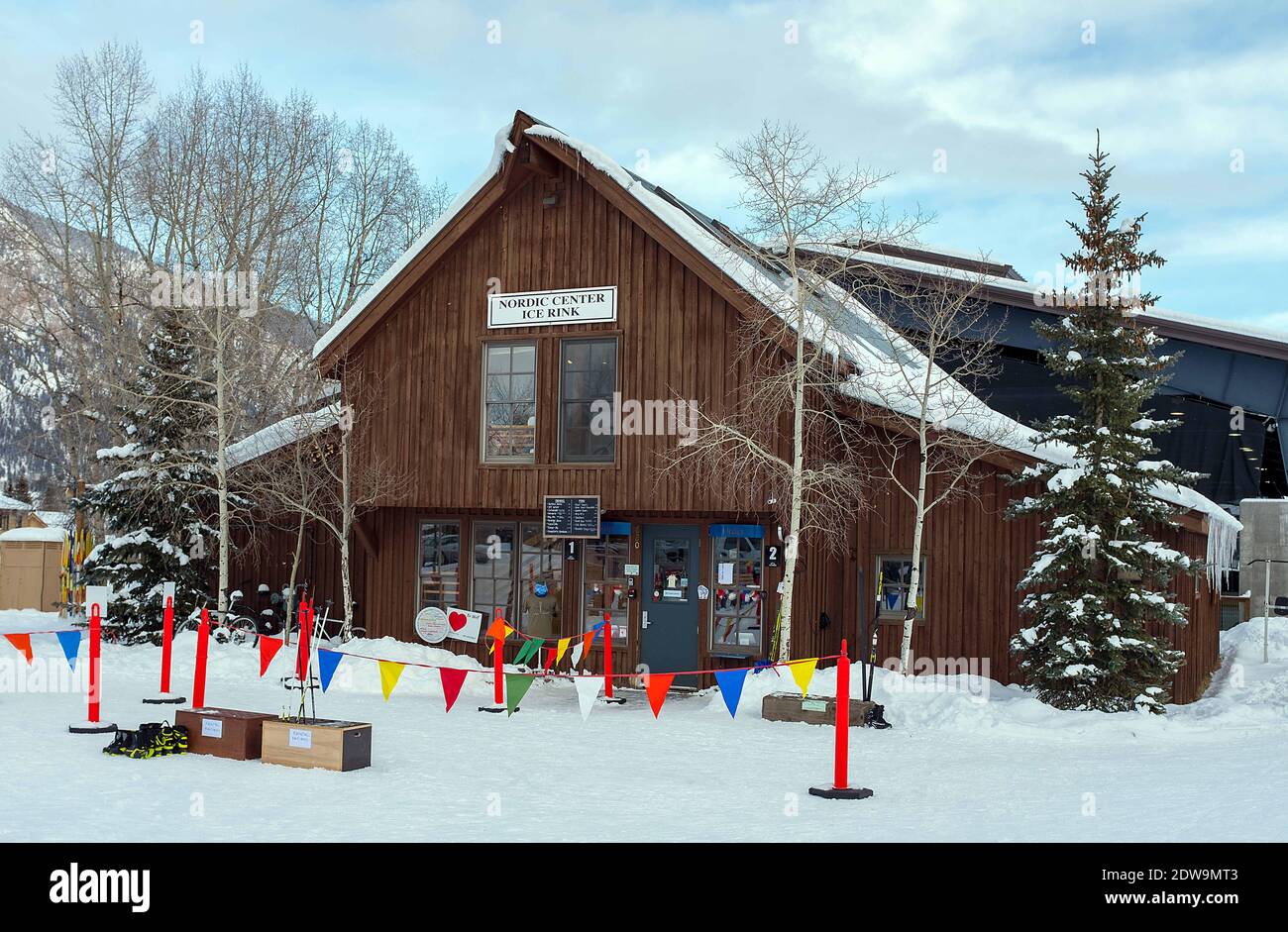 20. Dezember 2020: Das Crested Butte Nordic Center ist als nordische Hauptstadt von Colorado bekannt und bietet Skiverleih, Unterricht und 50 Kilometer präparierte Loipen für klassische und Skate-Skifahrer. Crested Butte, Colorado Stockfoto