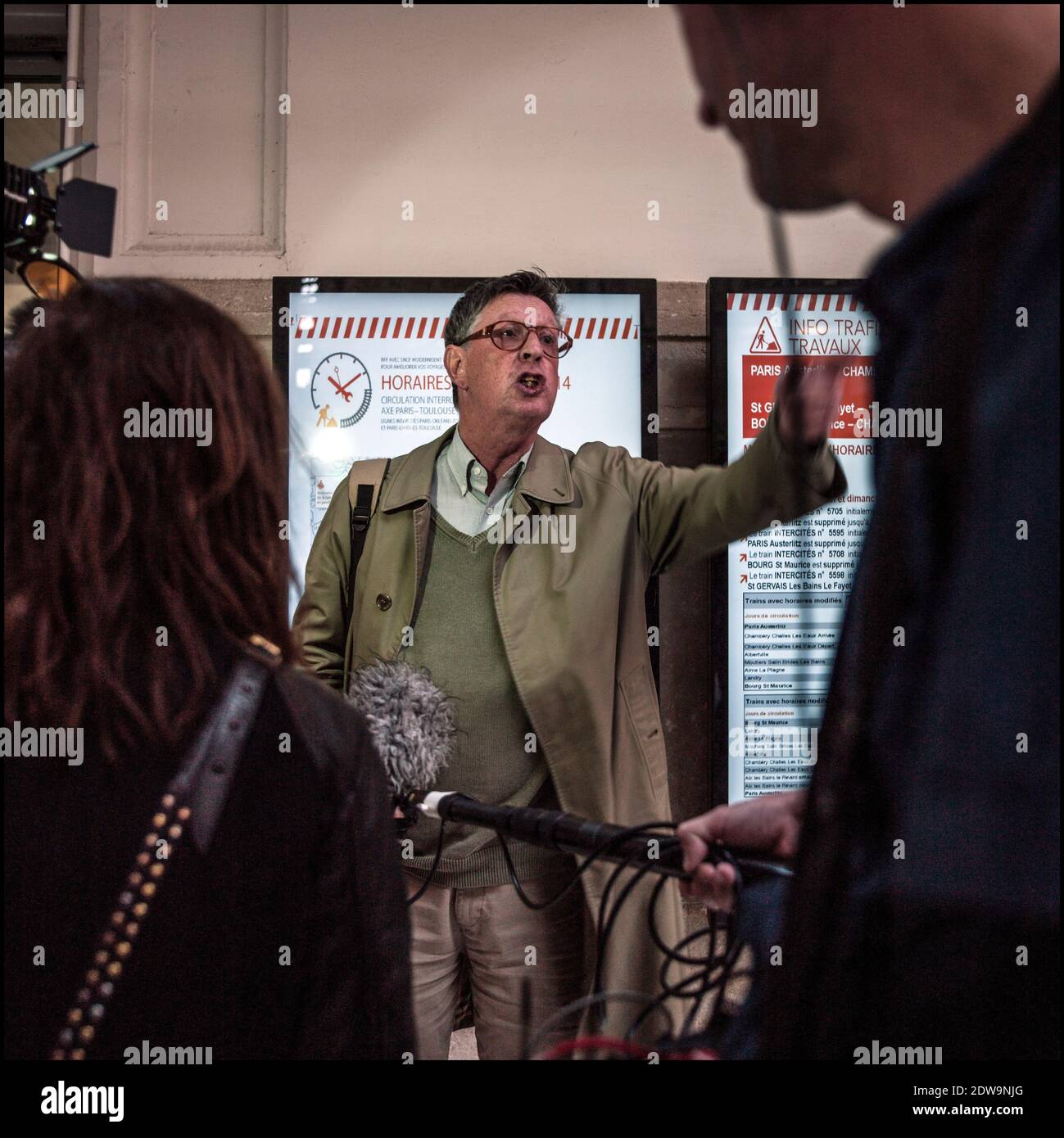 Manifestation des cheminots A la Gare d'Austerlitz, Paris, Frankreich le 18 Juin 2014. Des usagers de la SNCF crient leur colere au 8eme jour de la greve. Foto von renaud Khan/ABACAPRESS.COM Stockfoto