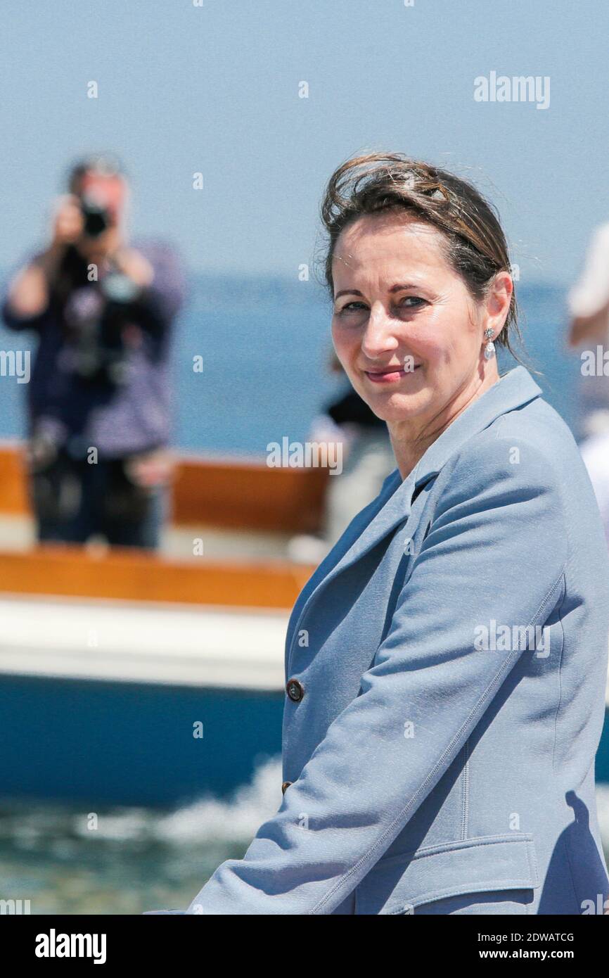 Segolene Royal, Minister für Ökologie für nachhaltige Entwicklung und Energie, besichtigte das Arcachon-Becken an Bord einer Pinnace, als er kam, um den Arcachon Bay Marine Nature Park zu schaffen.Gujan Mestras, Frankreich am 08. Juni 2014. Foto von Thibaud Moritz/ABACAPRESS.COM Stockfoto