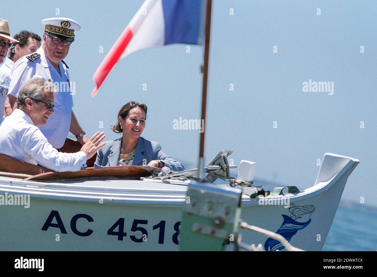 Segolene Royal, Minister für Ökologie für nachhaltige Entwicklung und Energie, besichtigte das Arcachon-Becken an Bord einer Pinnace, als er kam, um den Arcachon Bay Marine Nature Park zu schaffen.Gujan Mestras, Frankreich am 08. Juni 2014. Foto von Thibaud Moritz/ABACAPRESS.COM Stockfoto