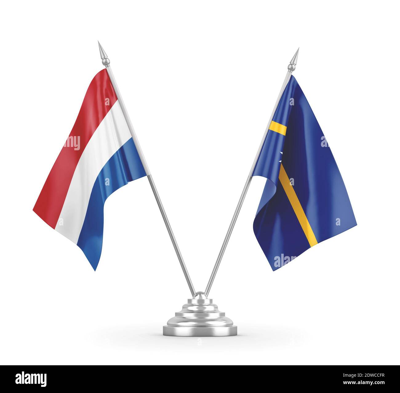 Nauru und Niederlande Tischflags isoliert auf weißem 3D-Rendering Stockfoto