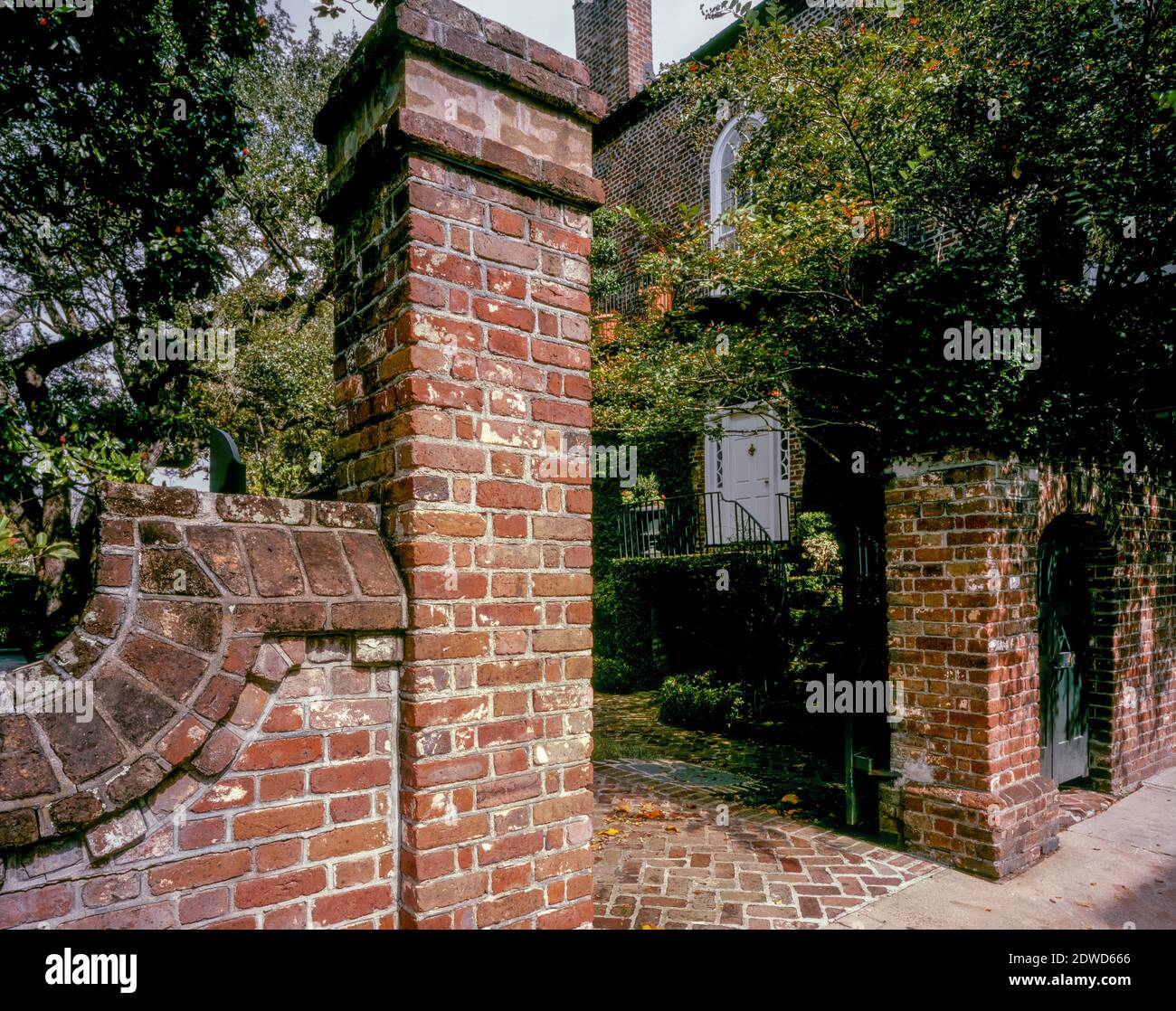 Eingang Zum Innenhof, Historisches Viertel, Charleston, South Carolina Stockfoto