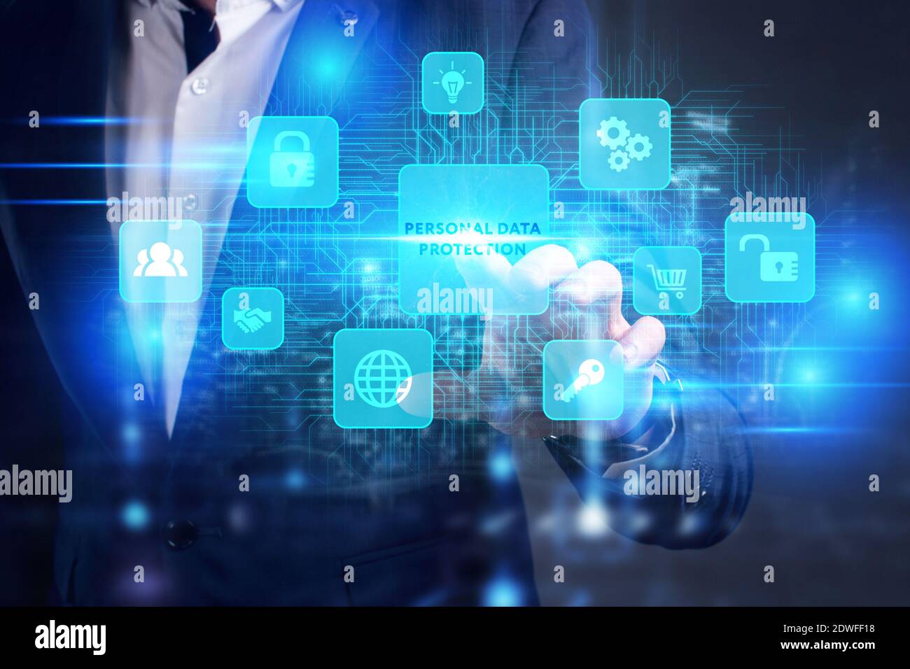 Business, Technologie, Internet und Netzwerkkonzept. Junger Geschäftsmann, der auf dem virtuellen Zukunftsbildschirm arbeitet und Schritte zum Unternehmenserfolg plant Stockfoto