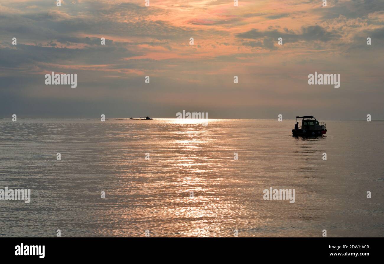 Sonnenuntergang am Meer Stockfoto