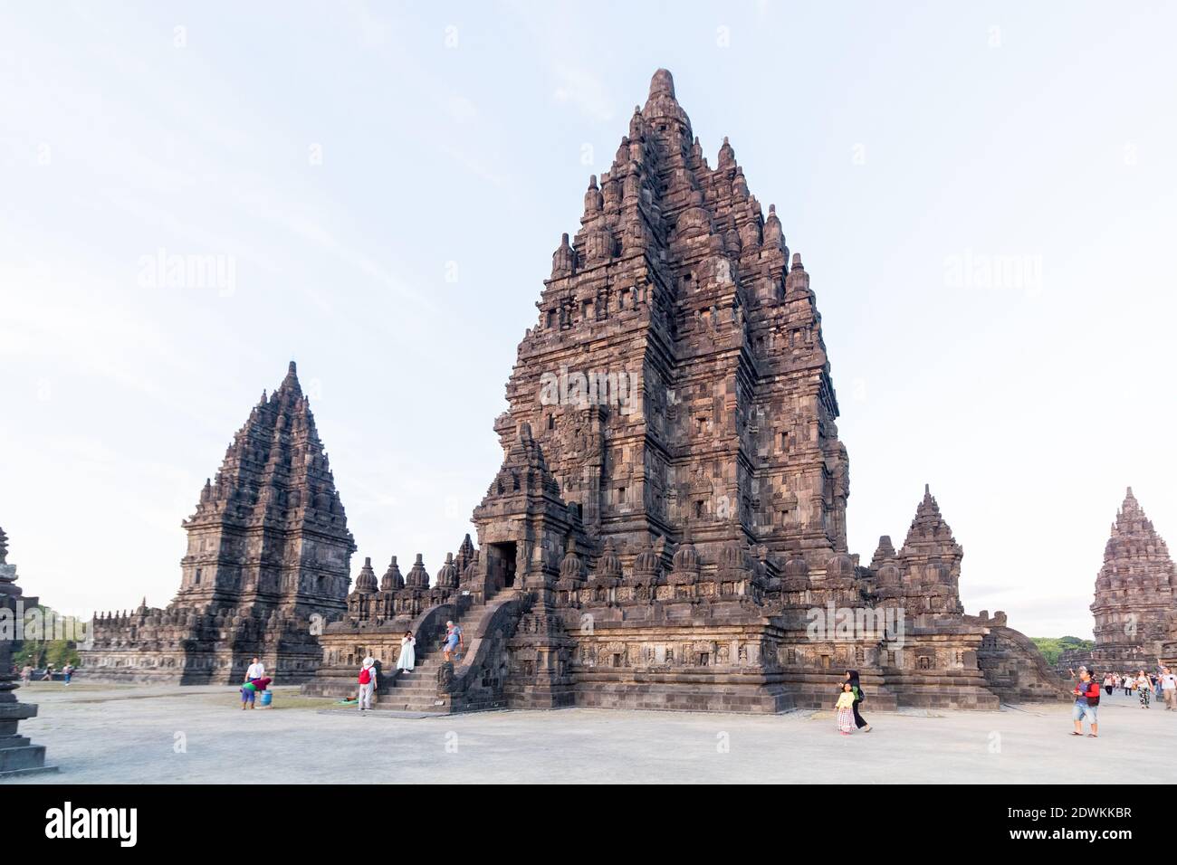 Alte hinduistische Tempel auf dem Prambanan Tempelgelände in Java, Indonesien Stockfoto