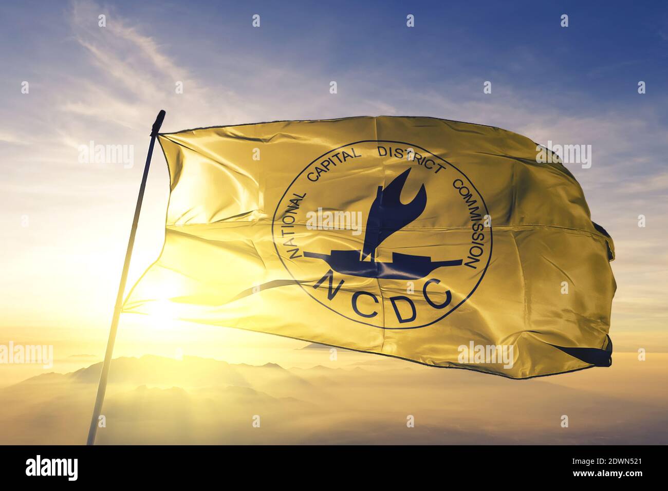National Capital District NCD Provinz Papua-Neuguinea Flagge nebel bei sonnenaufgang Stockfoto