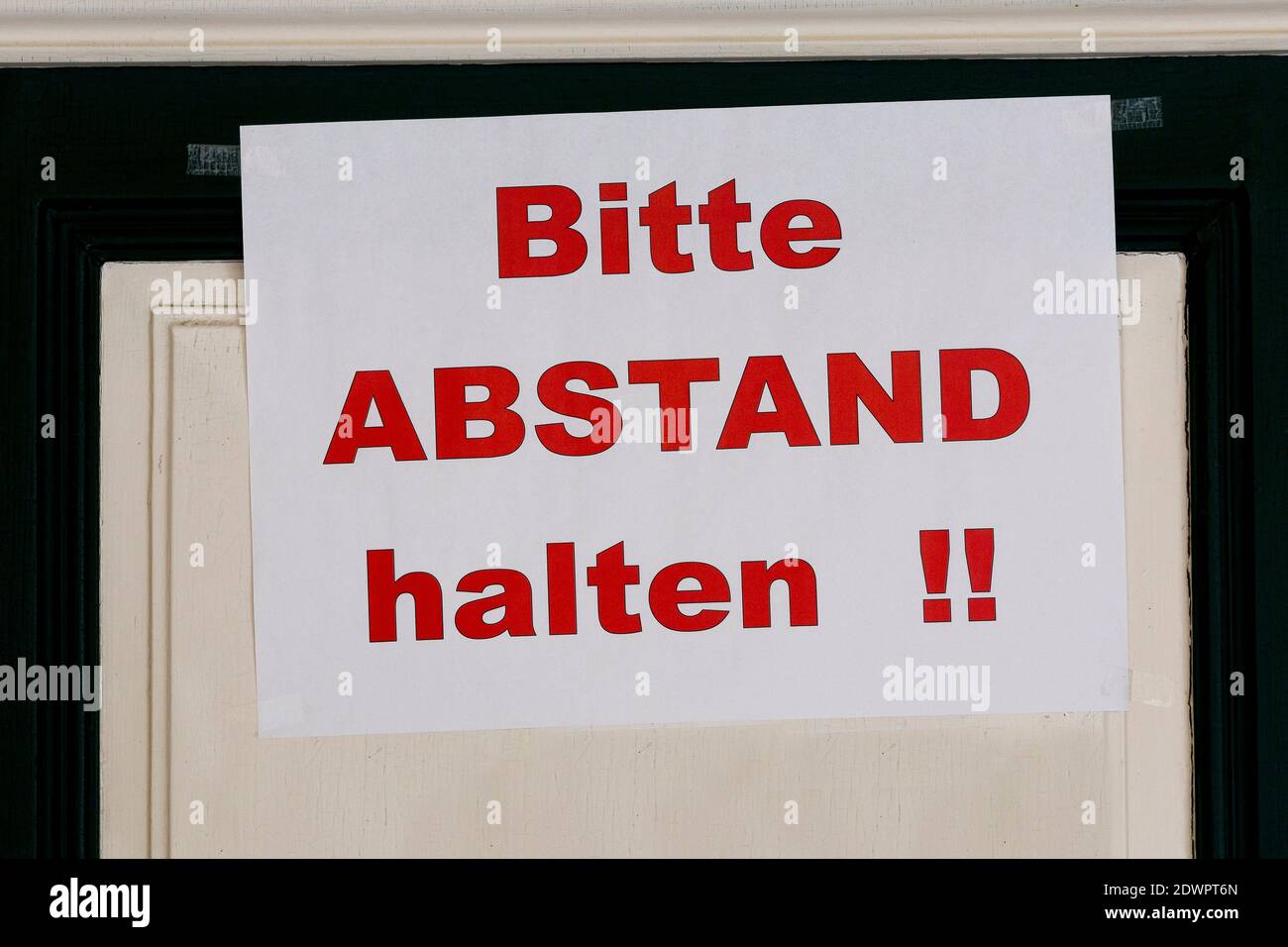 Schild, bitte abstehen halten Stockfoto