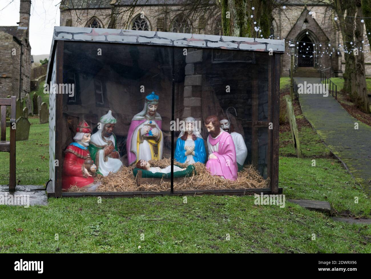 Weihnachtskrippe in St. Margaret's Church, Hawes, Wensleydale, North Yorkshire, Großbritannien, Dezember 2020 Stockfoto