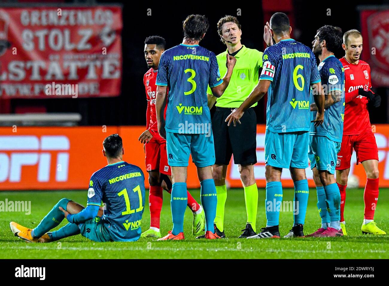 ENSCHEDE, NIEDERLANDE - DEZEMBER 22: (L-R): Mario Engels von Sparta Rotterdam, Bart Vriends von Sparta Rotterdam, Adil Auassar von Sparta Rotterdam in di Stockfoto