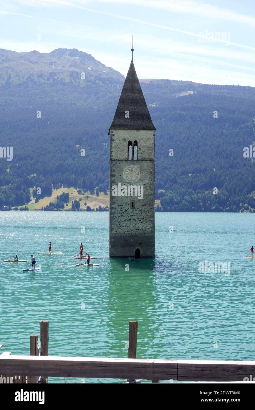 Der versunkene Alt Grauner Kirchturm, Reschensee im Vinschgau, Südtirol, Italien Stockfoto