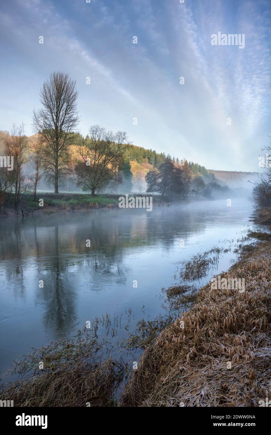 Der Fluss Wye bei Brockweir. Stockfoto