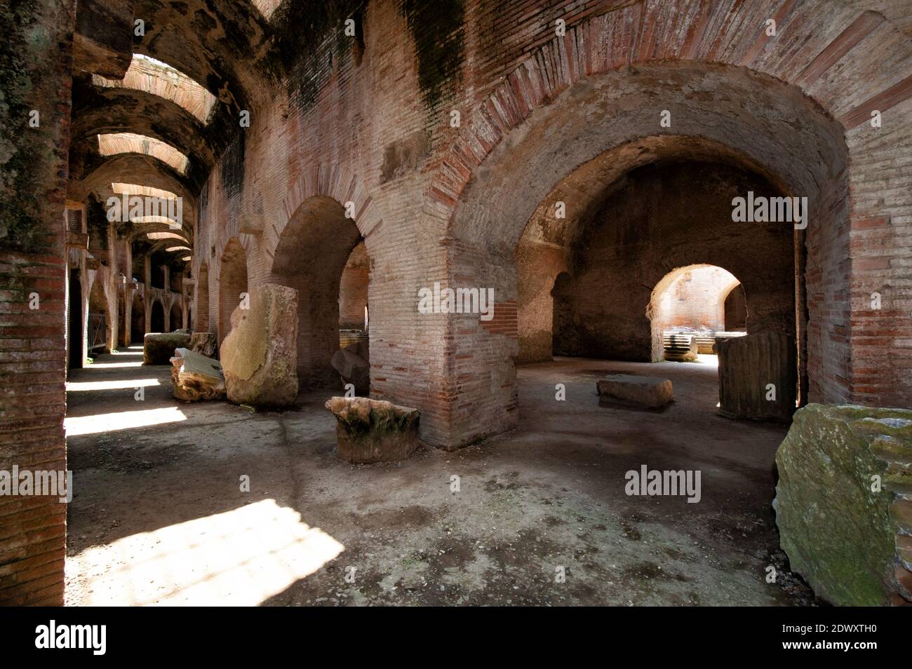 Flavian Amphitheater. Pozzuoli, Campi Flegrei (Phlegräische Felder), Neapel, Kampanien, Italien Stockfoto
