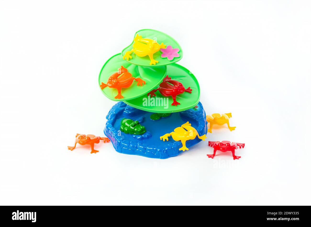 Kinder pädagogisches unterhaltsames Spielzeug für die Entwicklung der motorischen Fähigkeiten, auf weißem Hintergrund. Stockfoto